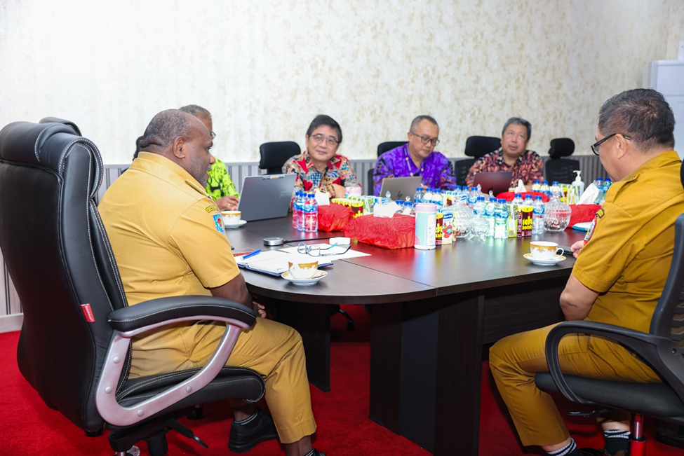 MENEROBOS BATAS ADMINISTRASI: UNIPA MENJALIN KERJASAMA DENGAN PROVINSI PAPUA TENGAH